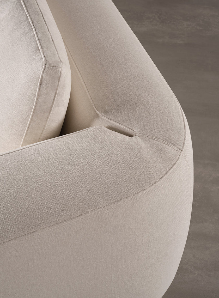High End Roger Sofa Bed by Meridiani Casa Design Group