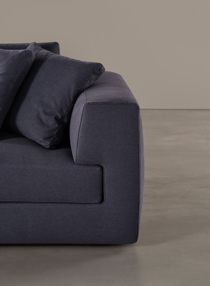 High End Roger Sofa Bed by Meridiani Casa Design Group