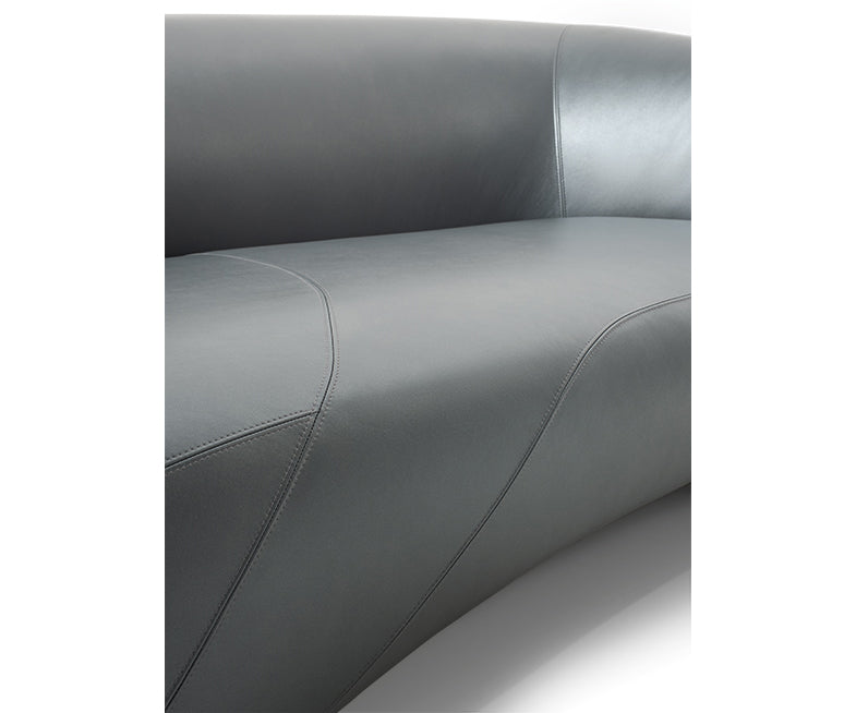 Seidon Sofa by Giorgetti sculptural two-seater sofa with contemporary Italian design | Casa Design Group