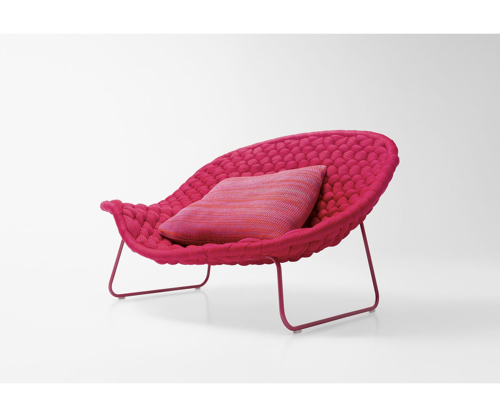 Unique Shito Outdoor Chaise Lounge by Paola Lenti for Luxurious Outdoor Relaxation Casa Design Group