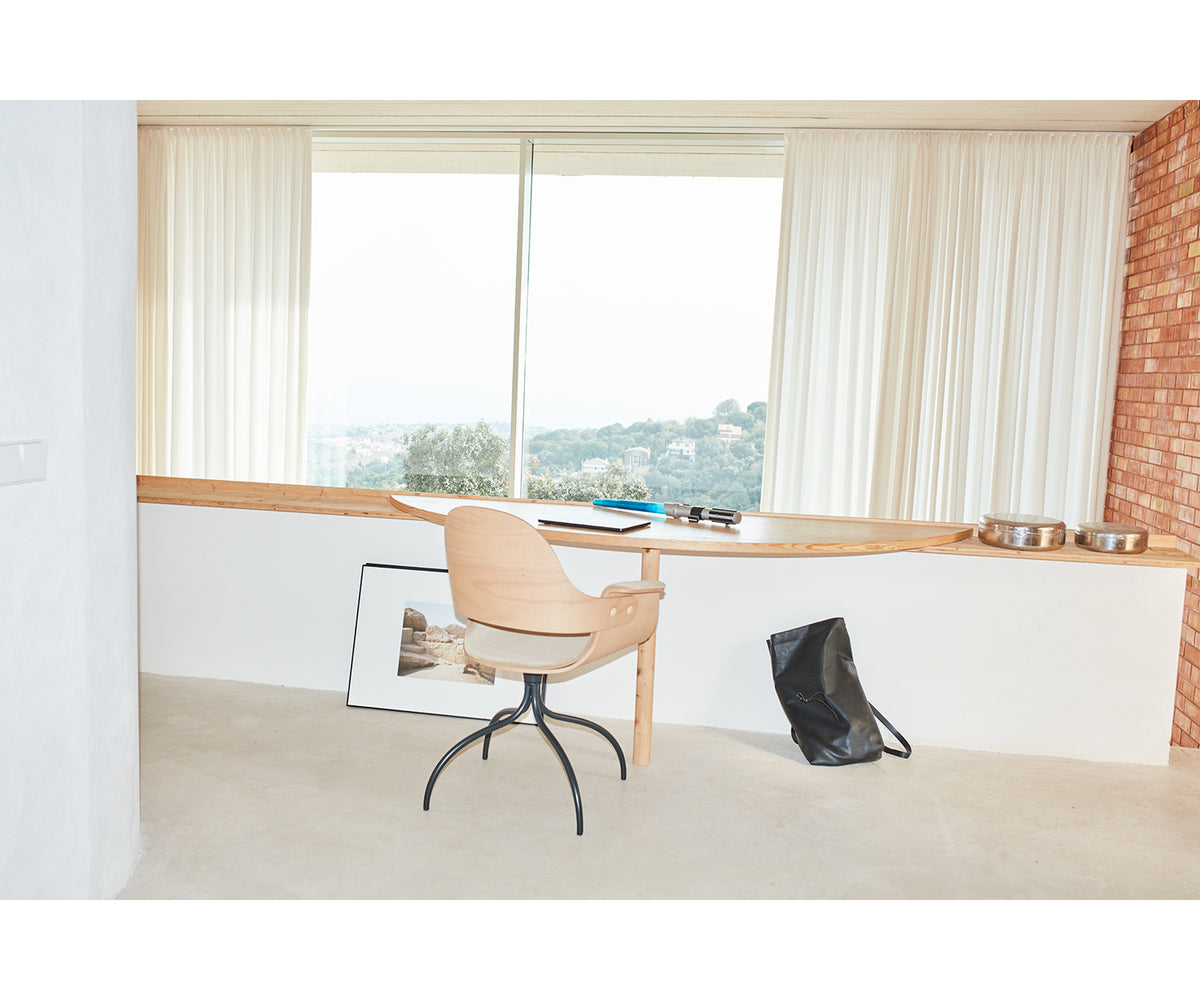 Contemporary Showtime Chair upholstered in fabric or leather by BD Barcelona Casa Design Group
