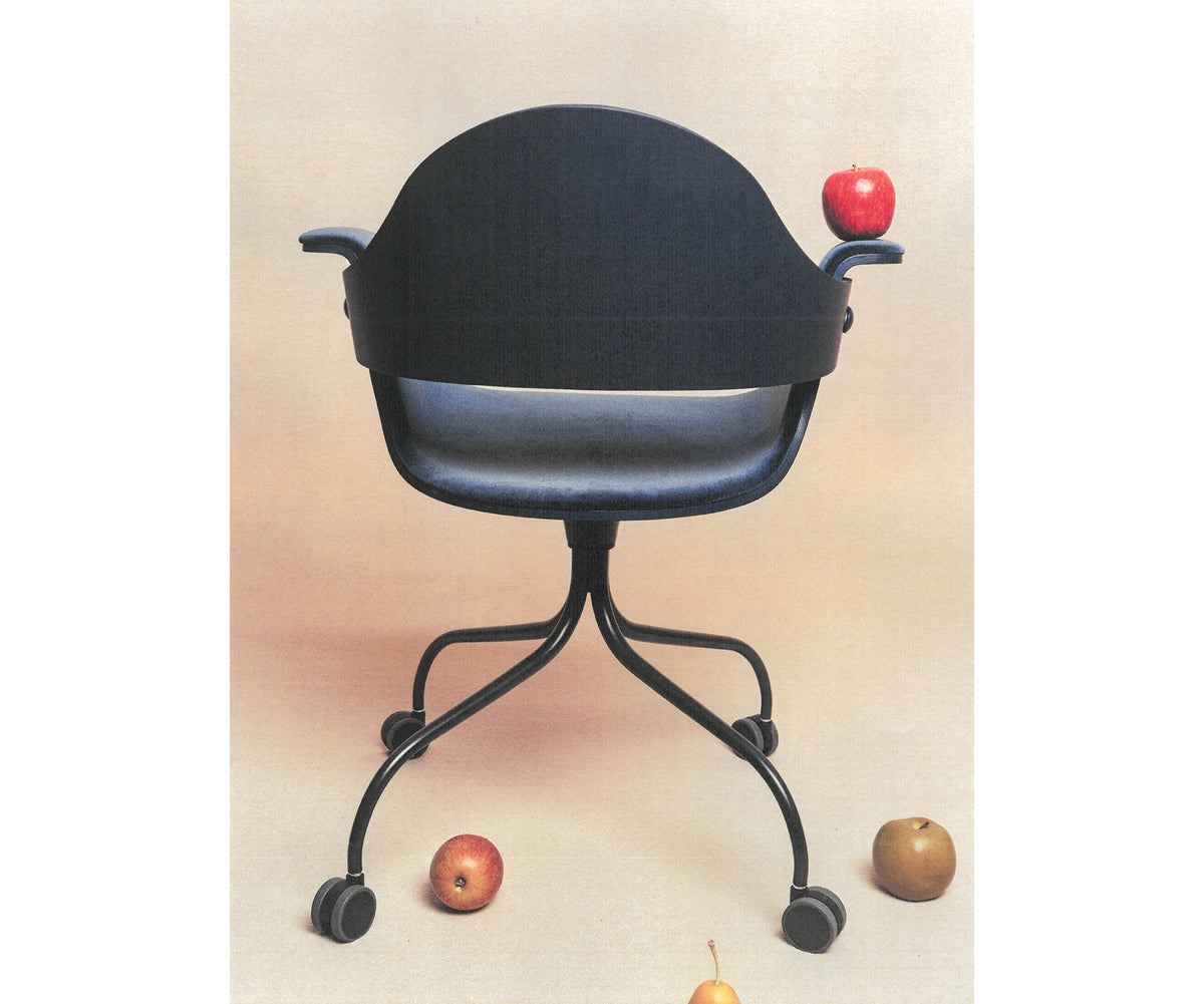 Contemporary Showtime Chair upholstered in fabric or leather by BD Barcelona Casa Design Group