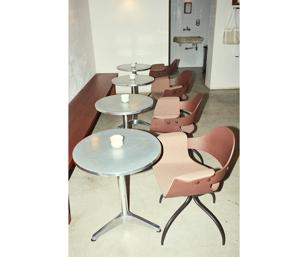 Contemporary Showtime Chair upholstered in fabric or leather by BD Barcelona Casa Design Group
