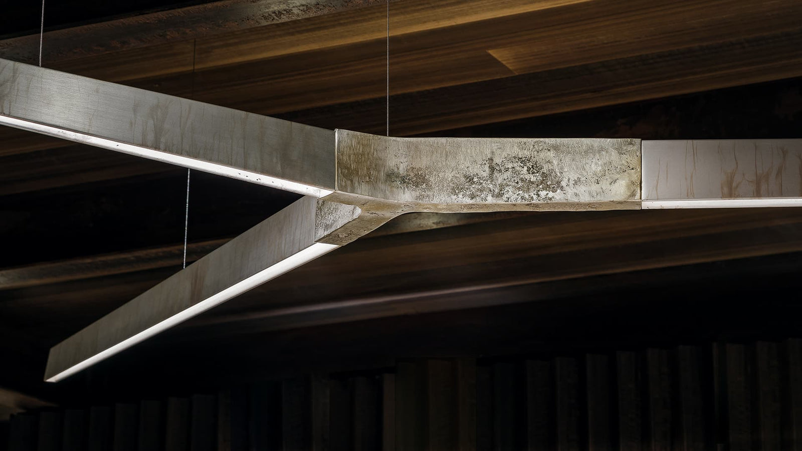 High End Starlight Horizontal Lamp by Henge Casa Design Group