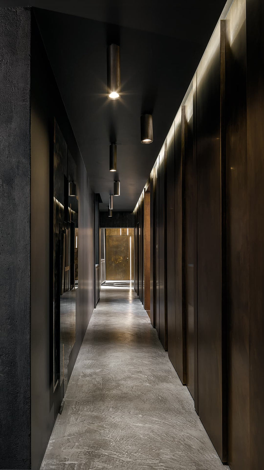 High End Tele Ceiling Lamp by Henge Casa Design Group