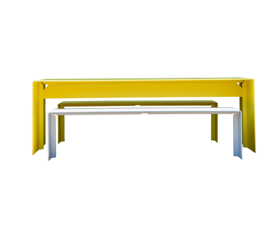 The Bended Curved Outdoor Dining Table by Wünder | Casa Design Group