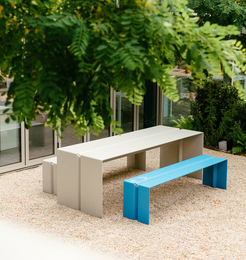 The Bended Curved Outdoor Dining Table by Wünder | Casa Design Group