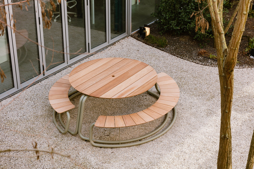 The Bow Curved Outdoor Bench by Wünder | Casa Design Group