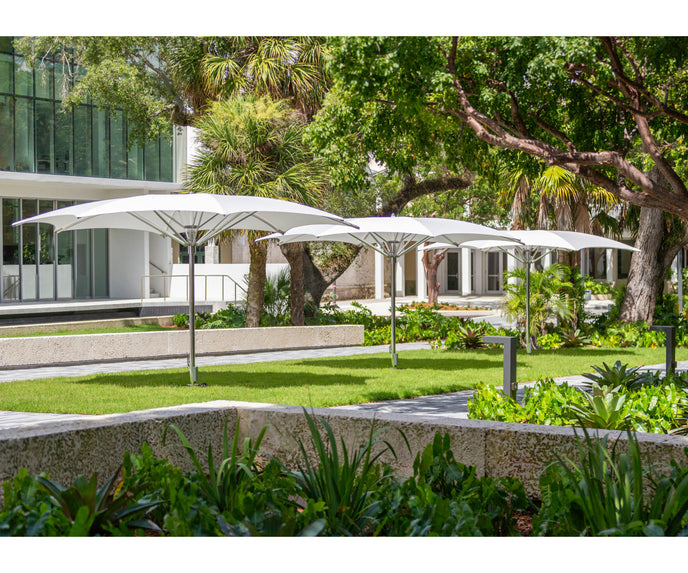 Modern curved marine-grade umbrella by Tuuci Ocean Master Max | Casa Design Group