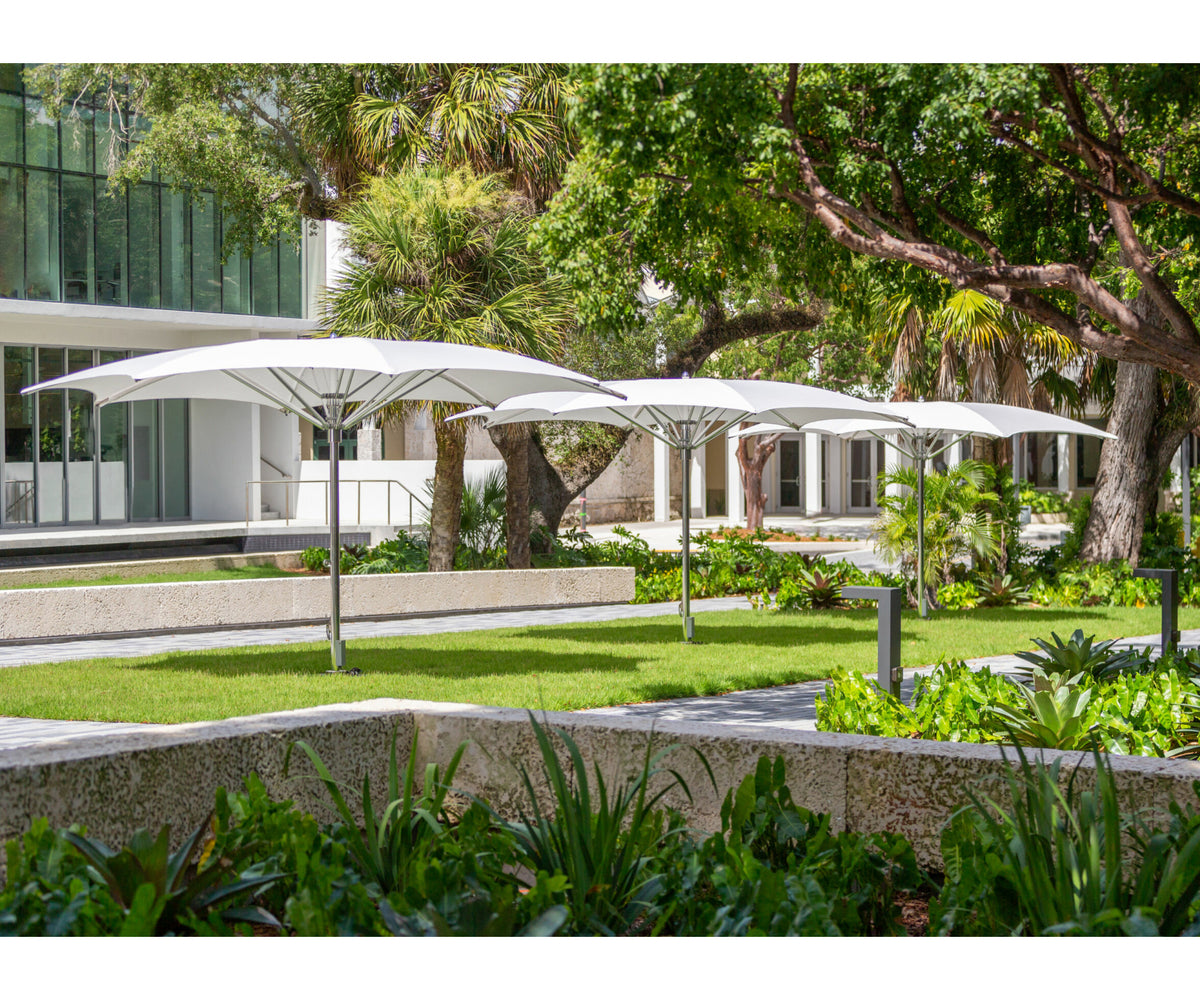Modern curved marine-grade umbrella by Tuuci Ocean Master Max | Casa Design Group