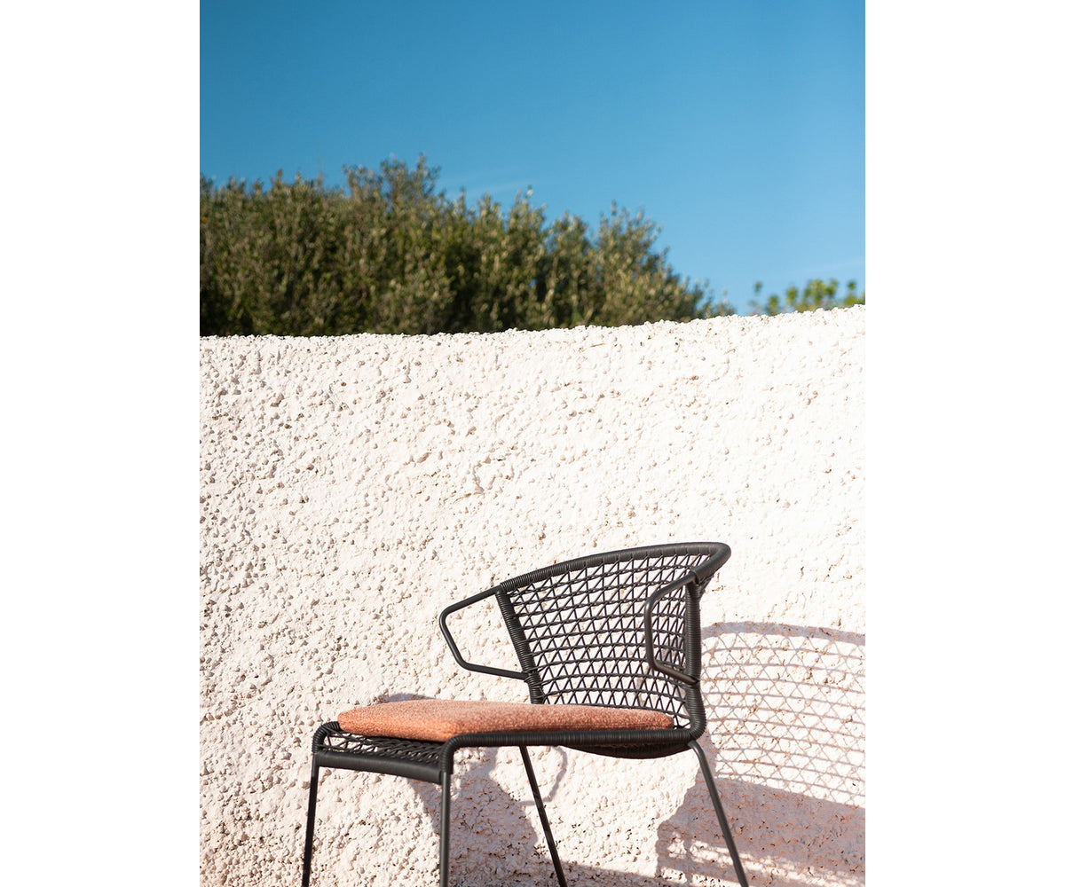 Modern Vela Outdoor Lounge Chair with Metal Frame by Potocco | Casa Design Group