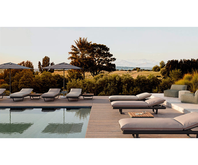 Modern Venice Outdoor Lounger with Aluminum Frame Casa Design Group