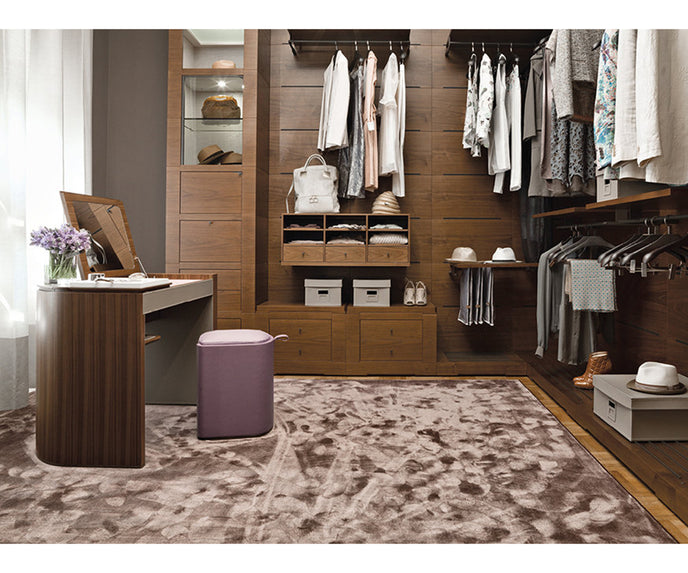 Venus elegant leather pouf by Roberto Lazzeroni | Casa Design Group
