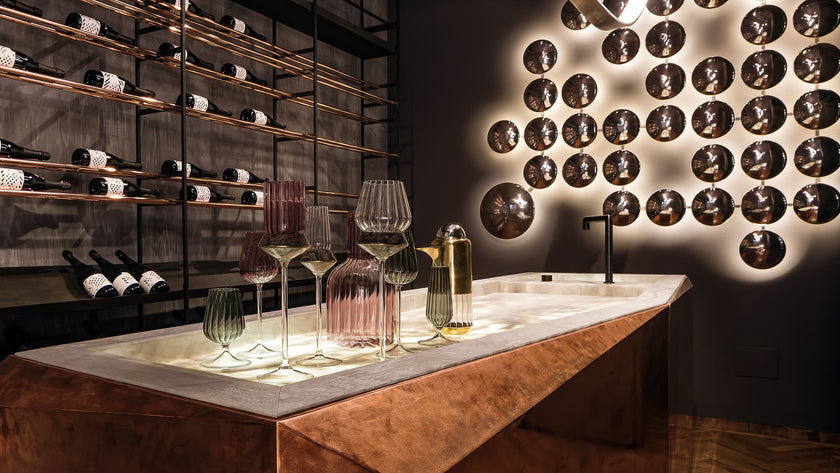 High End Wall Clips Light by Henge Casa Design Group