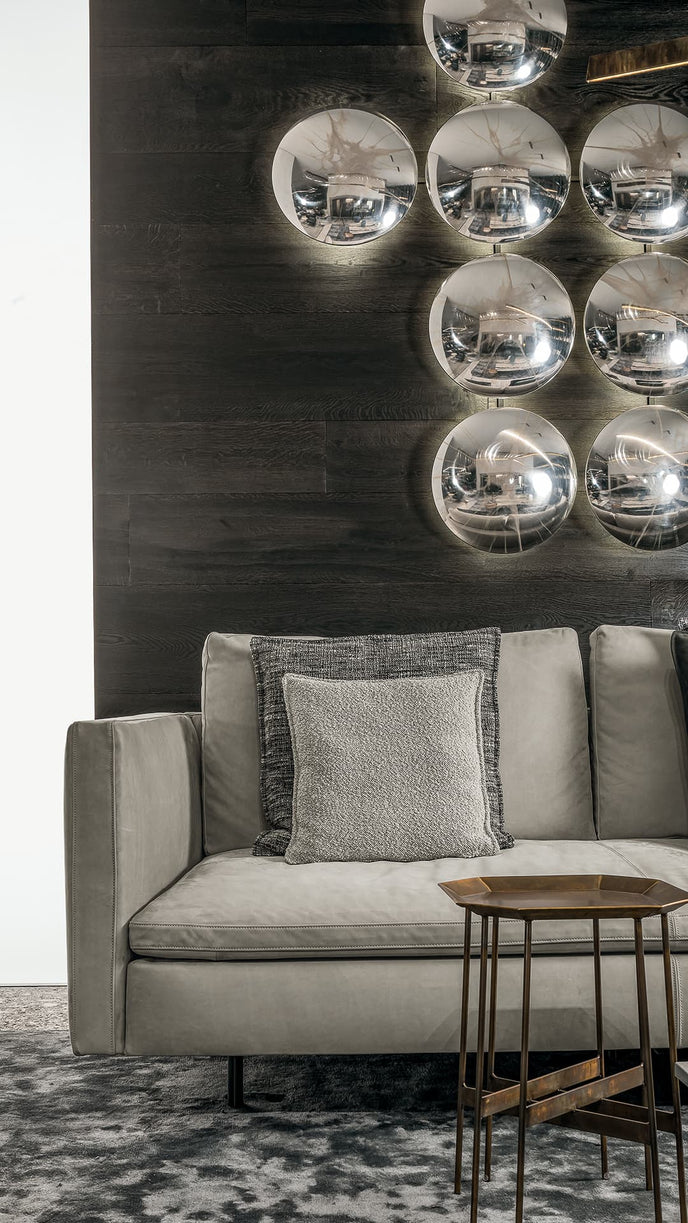 High End Wall Clips Light by Henge Casa Design Group