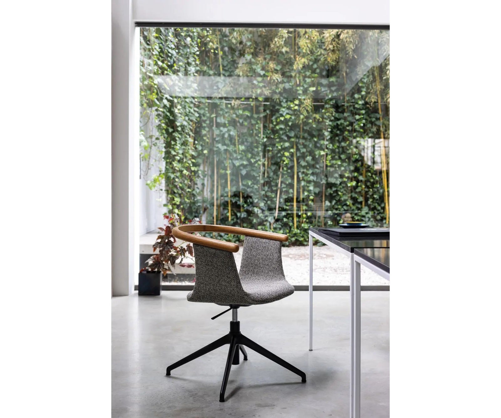 Yuumi 1591 Swivel Office Chair by Bross with upholstered shell and ash wood backrest