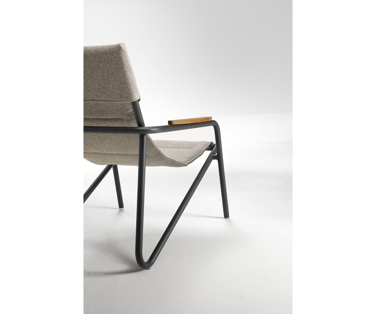 Luxury Zante Lounge Chair by Atmosphera in Aluminum Casa Design Group