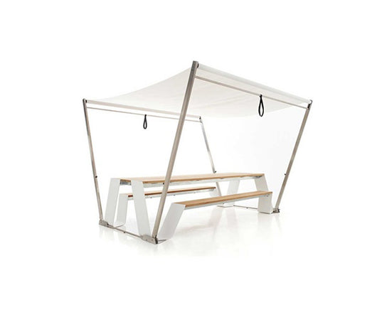 High end Hopper 300 Dining Table by Extremis Casa Design