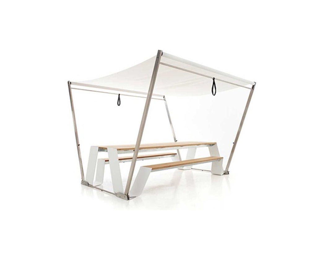 High end Hopper 300 Dining Table by Extremis Casa Design