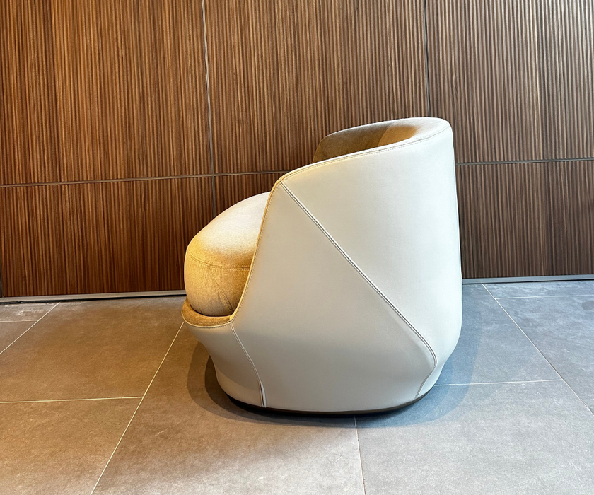 All Around Armchair Giorgetti