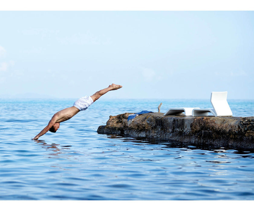 High end Clip Lounge Chair by Gandia Blasco Casa Design