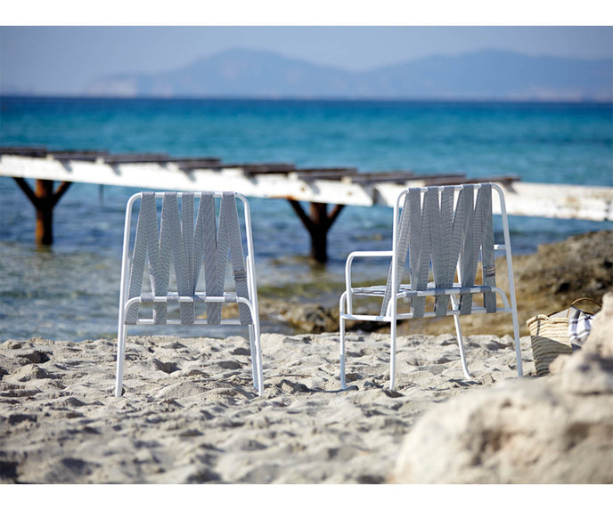 High end DozeQuinze Lounge Chair by Gandia Blasco Casa Design