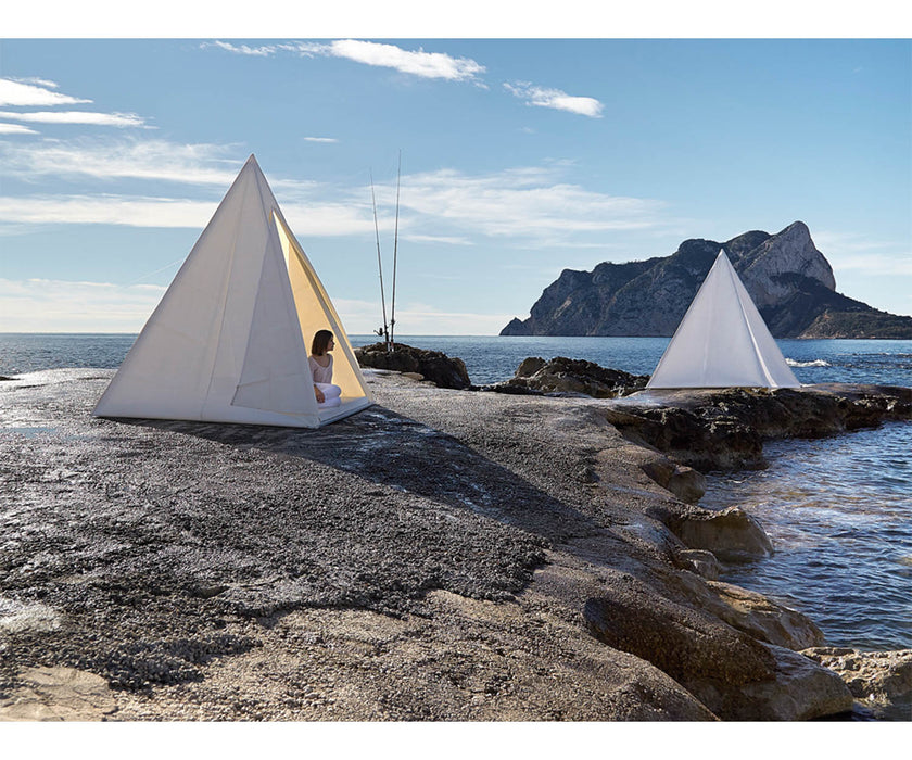 High end Wigwam Pavilion by Gandia Blasco Casa Design