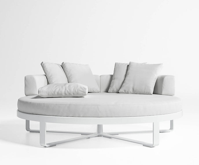 High end Flat Circular Bed by Gandia Blasco Casa Design