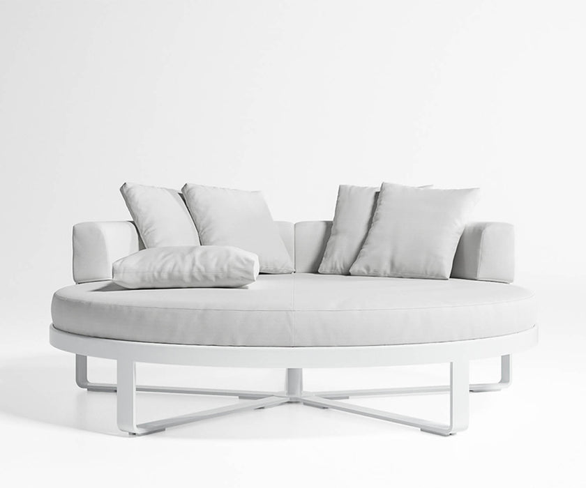 High end Flat Circular Bed by Gandia Blasco Casa Design