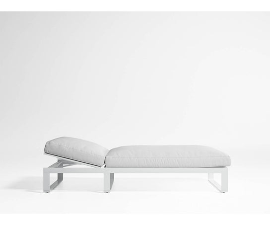 High end Flat Chill Bed by Gandia Blasco Casa Design