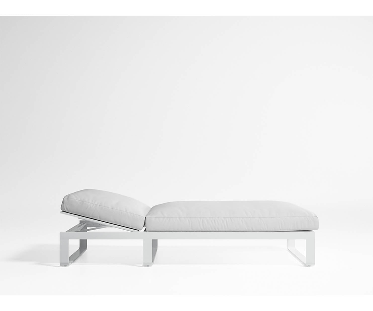 High end Flat Chill Bed by Gandia Blasco Casa Design