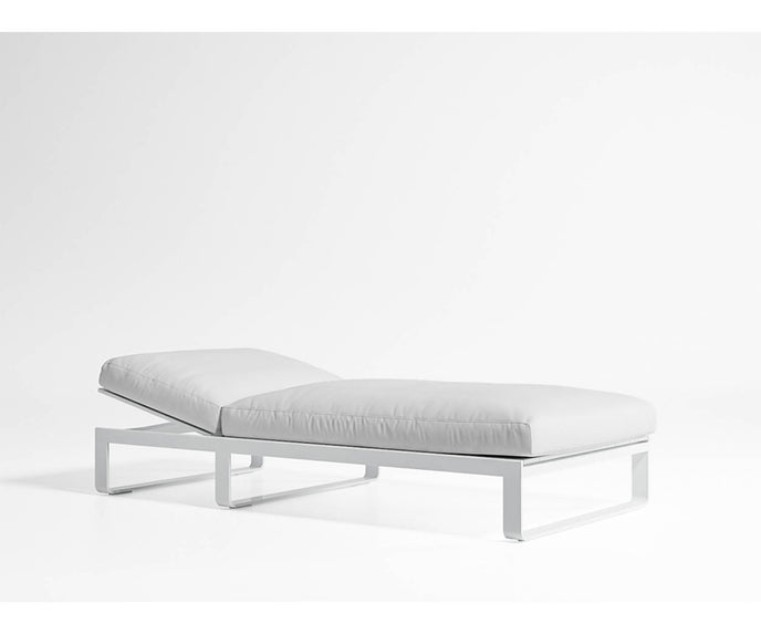 High end Flat Chill Bed by Gandia Blasco Casa Design