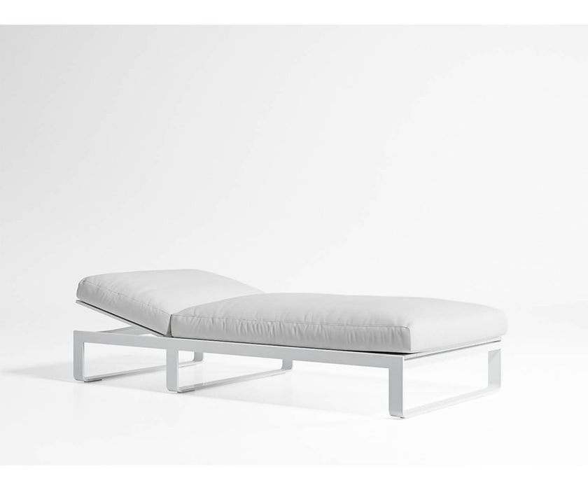 High end Flat Chill Bed by Gandia Blasco Casa Design