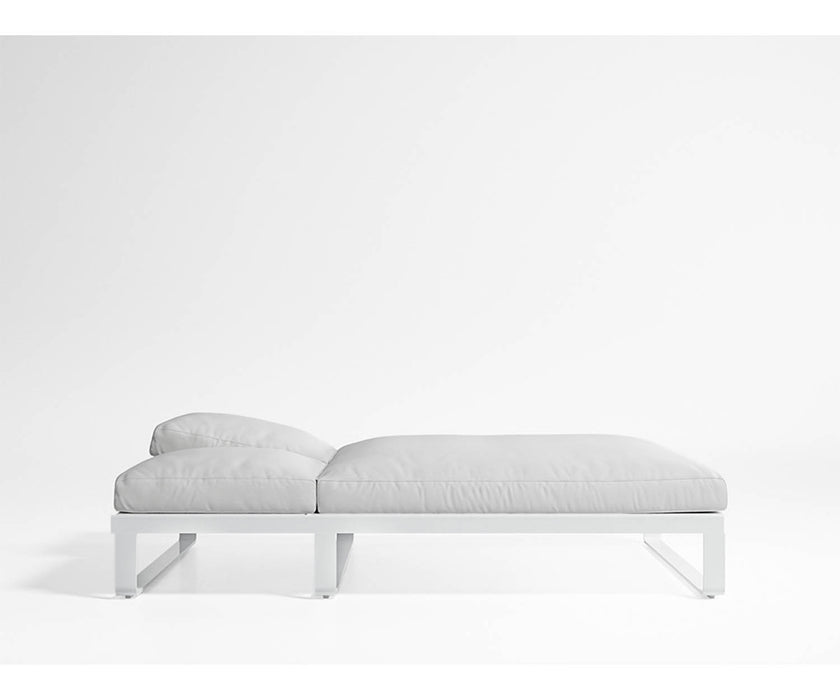 High end Flat Chill Bed by Gandia Blasco Casa Design