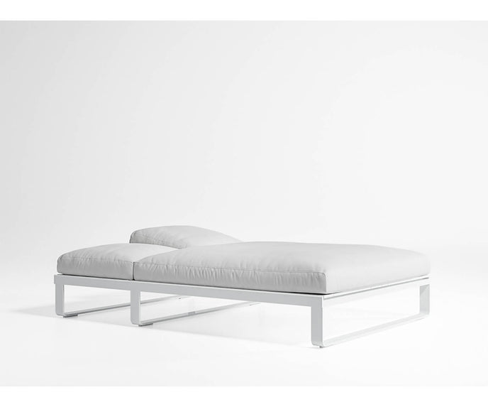 High end Flat Chill Bed by Gandia Blasco Casa Design