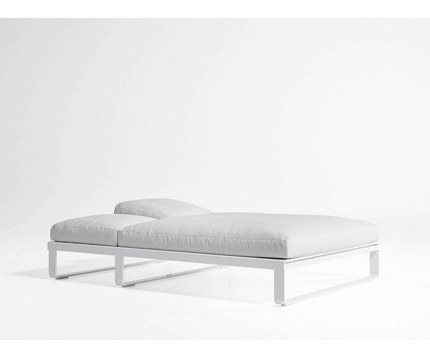 High end Flat Chill Bed by Gandia Blasco Casa Design