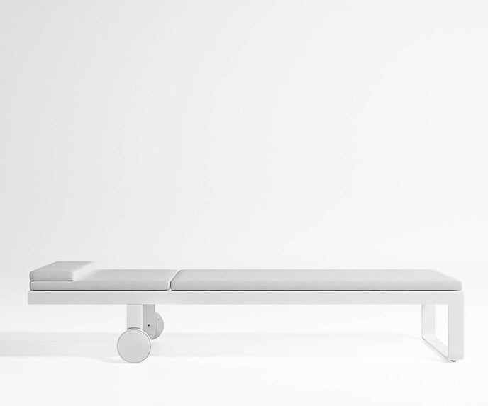 High end Flat Chaise Lounge by Gandia Blasco Casa Design
