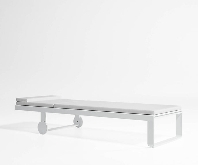 High end Flat Chaise Lounge by Gandia Blasco Casa Design