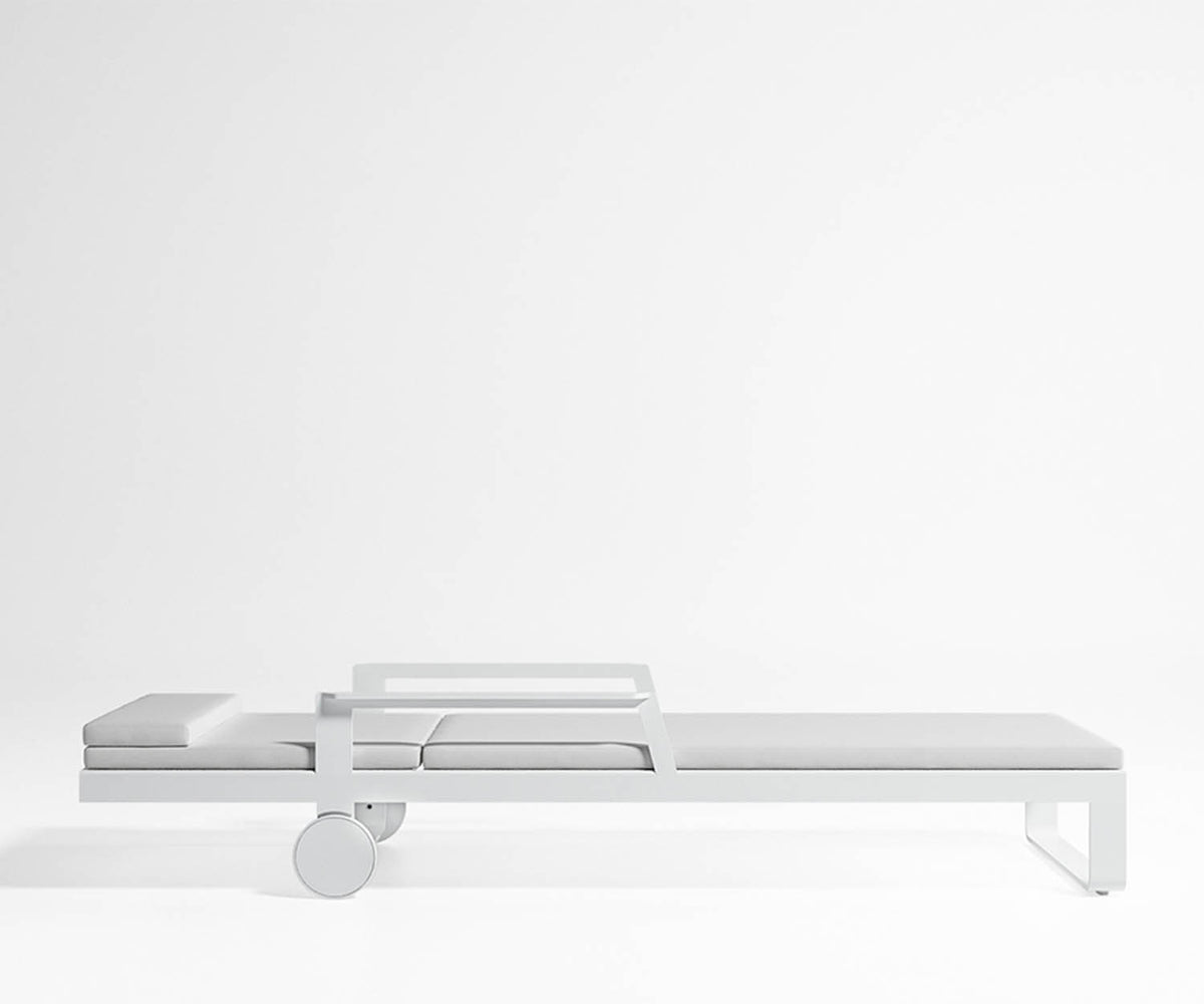 Flat Chaise Lounge With Arms