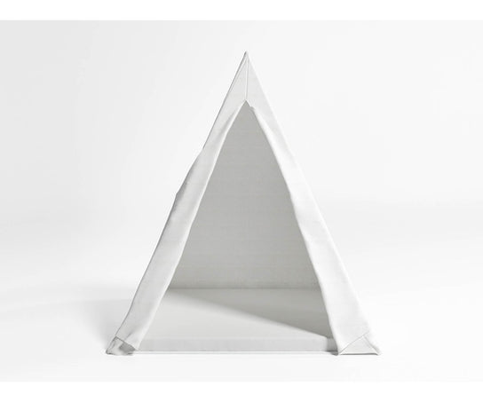 High end Wigwam Pavilion by Gandia Blasco Casa Design