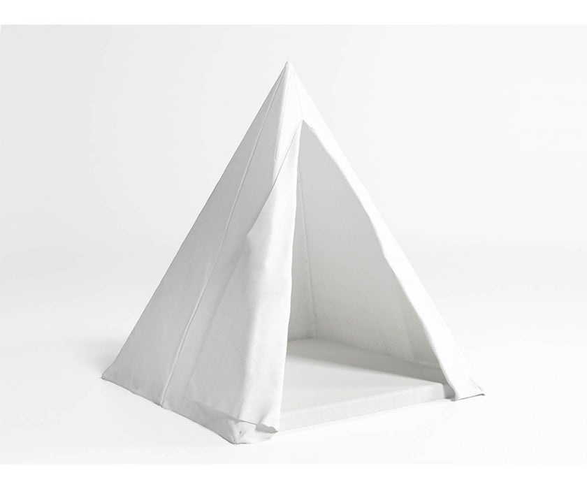 High end Wigwam Pavilion by Gandia Blasco Casa Design