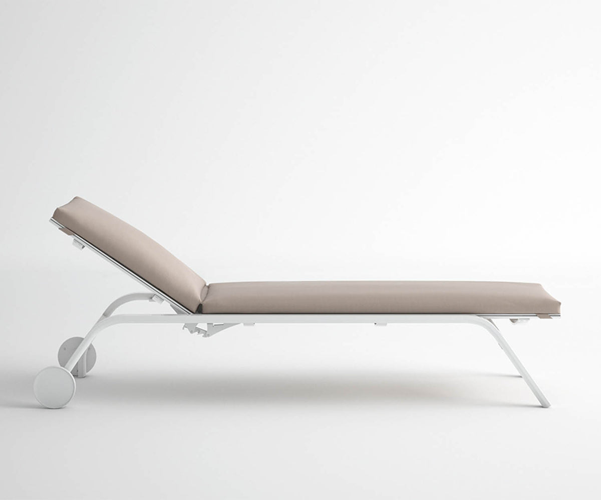 Stack Chaise Lounge with Wheels