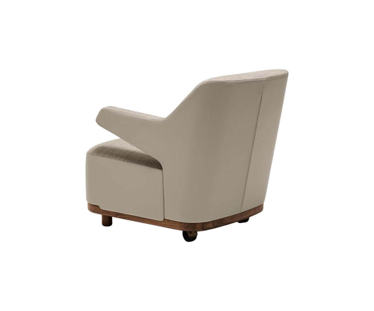 Cozy Armchair Giorgetti