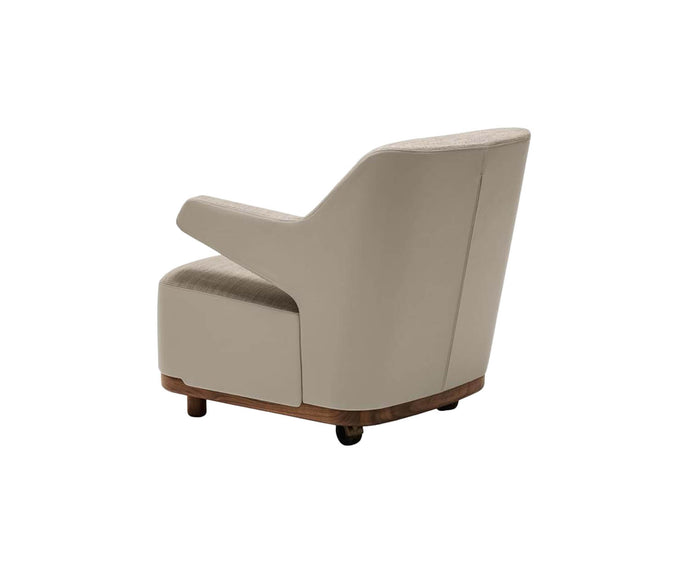 Cozy Armchair Giorgetti