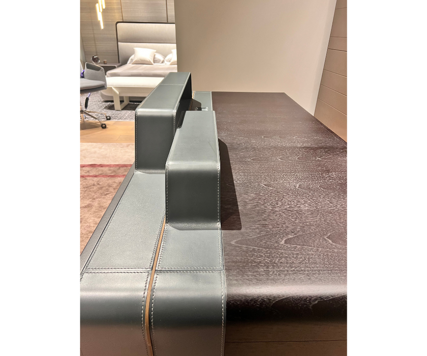 Alma Desk by Giorgetti