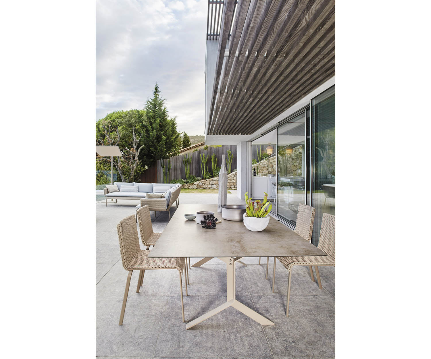 High end Key West ART. 4220H Dining Table by Roberti Rattan Casa Design