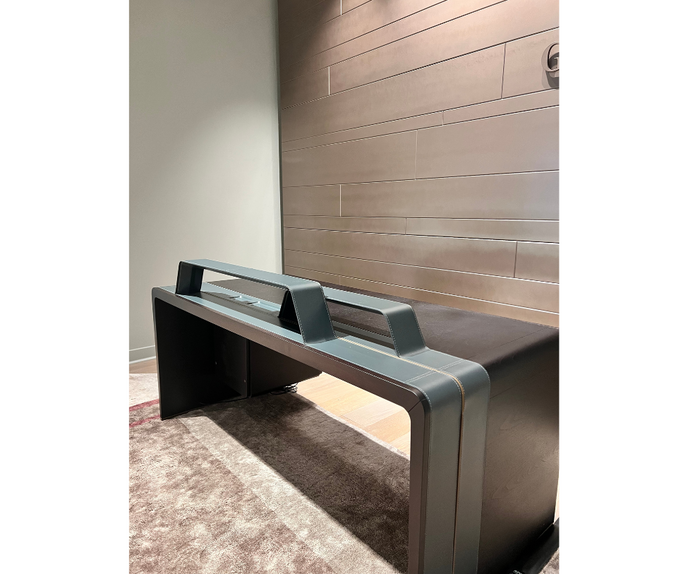 Alma Desk by Giorgetti