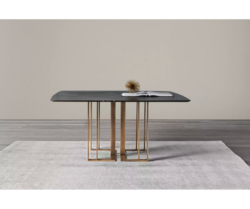 Charlie Table