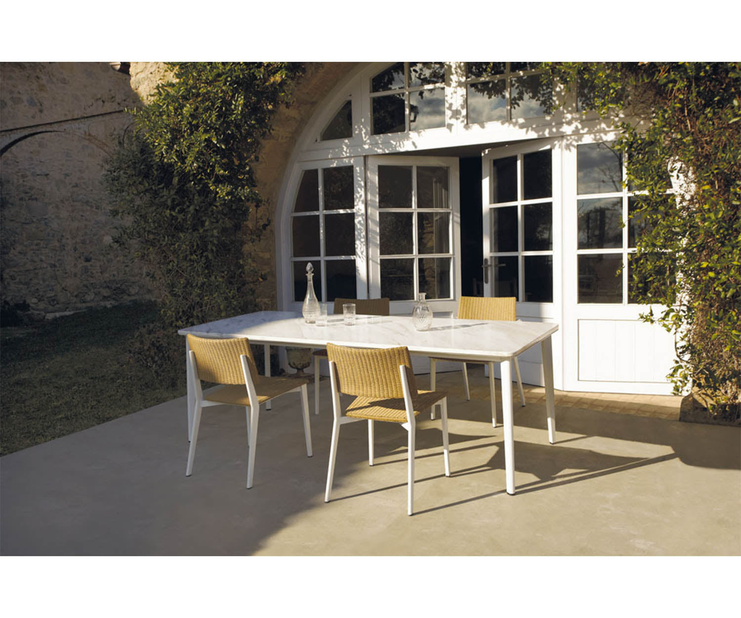 High end Riba 40708 Dining Table by Triconfort Casa Design