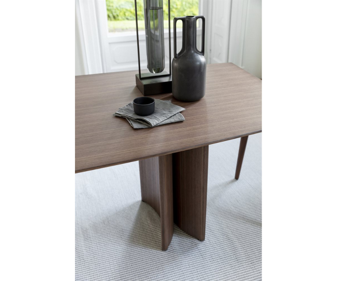 Porada Alan Dining Table